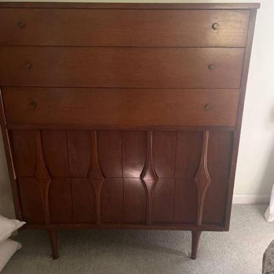 MCM dresser with scuffs (38x19x45â€)