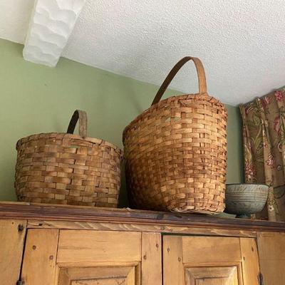 Many antique baskets