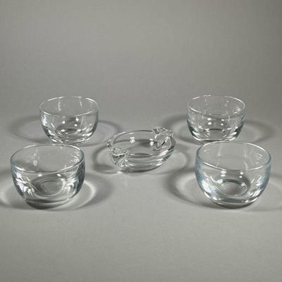 (5PC) STEUBEN GLASS FINGER BOWLS & OTHER | Including four glass finger bowls, plus an ashtray, all signed. - w. 2.5 x dia. 4 in 