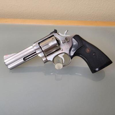 Smith & Wesson 686 .357MAG revolver, 4