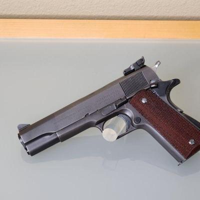 Colt US Property M1911A1 .45ACP semi-automatic pistol, WWII era made in 1940 with matching slide, frame and firing pin retainer - Millet...