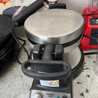 WAFFLE MAKER