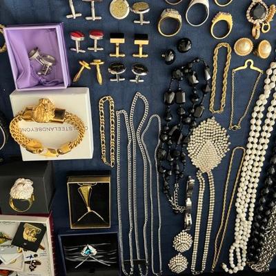MENS AND WOMENS COSTUME JEWELRY