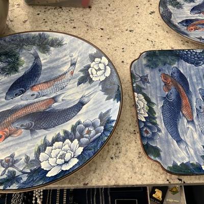 SERVING DISHES