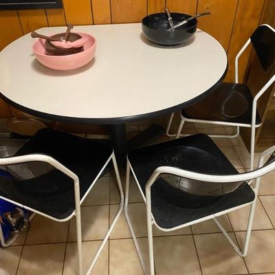 Mid Century KNOLL Iquo Square Bistro/Cafe Table with 5 Spoleto Chairs