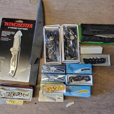 #3094 â€¢ Lot of (29) Pocket Knifes
