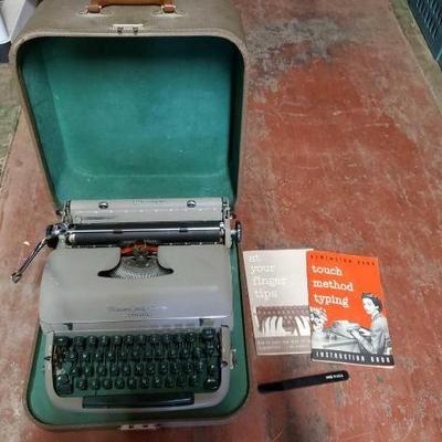 #6354 â€¢ Remington Quiet-Riter "Typewrighter"
