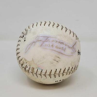 #1806 â€¢ Lisa Fernandez USA Gold #16 Signed Softball
