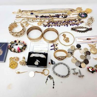 #1000 â€¢ Costume Jewelry
