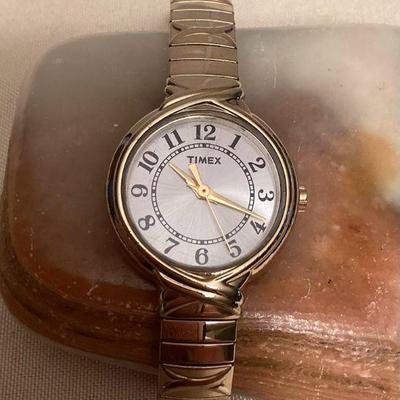 MMF058 Womenâ€™s Timex Gold Toned Watch
