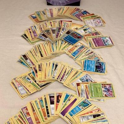 MMF004 Over 500 PokÃ©mon Trading Cards 