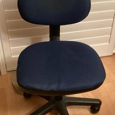 MMF183 Blue Desk Chair On Wheels