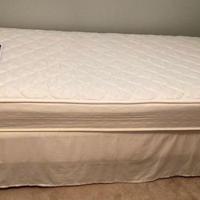 MMF128 Serta Perfect Sleeper Twin Sized Bed Set