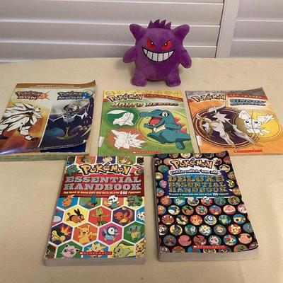 MMF104 PokÃ©mon Plush, Handbooks & Guidebooks