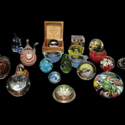 Art Glass Paperweights TIFFANY & CO., JOE RICE, ST. CLAIR