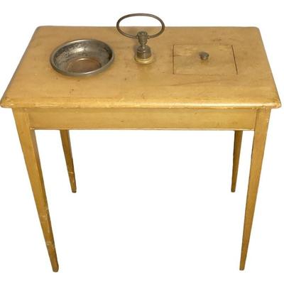 Pembroke Cigarette Stand
