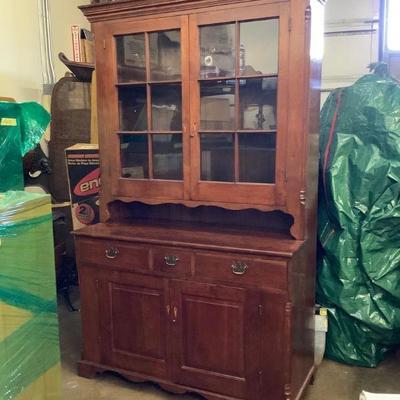 JIFI804 Vintage Cabinet	Vintage wooden cabinet with upper glass display. Hanging hooks above the lower shelf and back groove for plate...