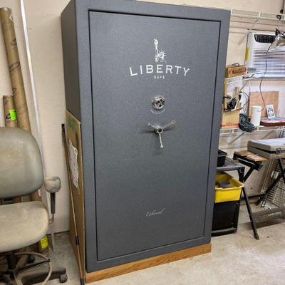 Liberty Gun safe D-50 model, spotless! available for presale, priced @ $1950 includes delivery 