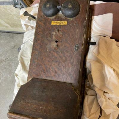 Western Electric wall phone / oak hand crank 