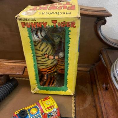 antique wind up toy 