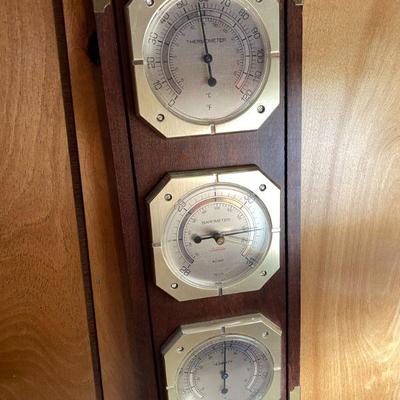 Barometer etc
