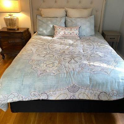Tufted, Upholstered Like New Bed !