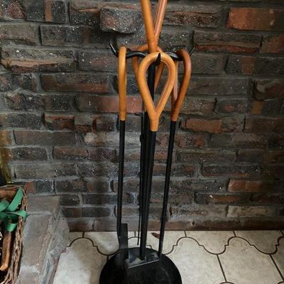 Fireplace tool set