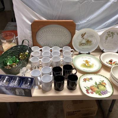 glasses, cups, collectible plates