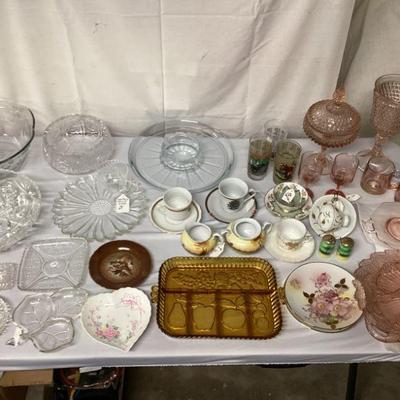Tea cups and sauces, Depression glass