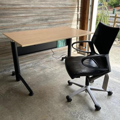 Vert Desk & Verta Chair