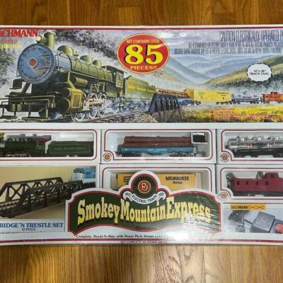 Bachmann Smokey Mountain Express train set (HO scale)