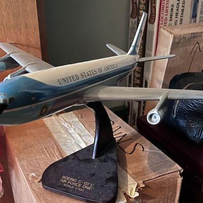 Air Force One model plane 