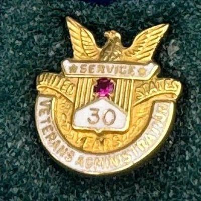 10KT Gold Veteranâ€™s Service Administration Pin
