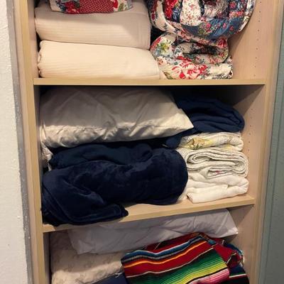Bedding, Linens, Blankets, Comforters. Etc