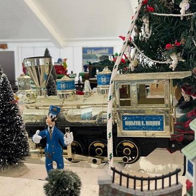 Walter Disney 50th Anniversary 4-Car Golden Train Set (G-gauge)