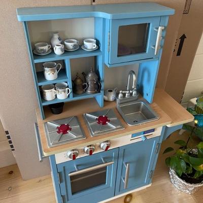 Childâ€™s Wooden Play Kitchen