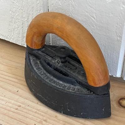 Sad iron