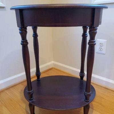 Small Accent Table (20Ã—15.75Ã—27")