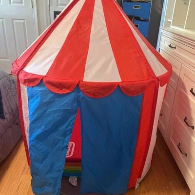 Kids play tent and little tikes play mat