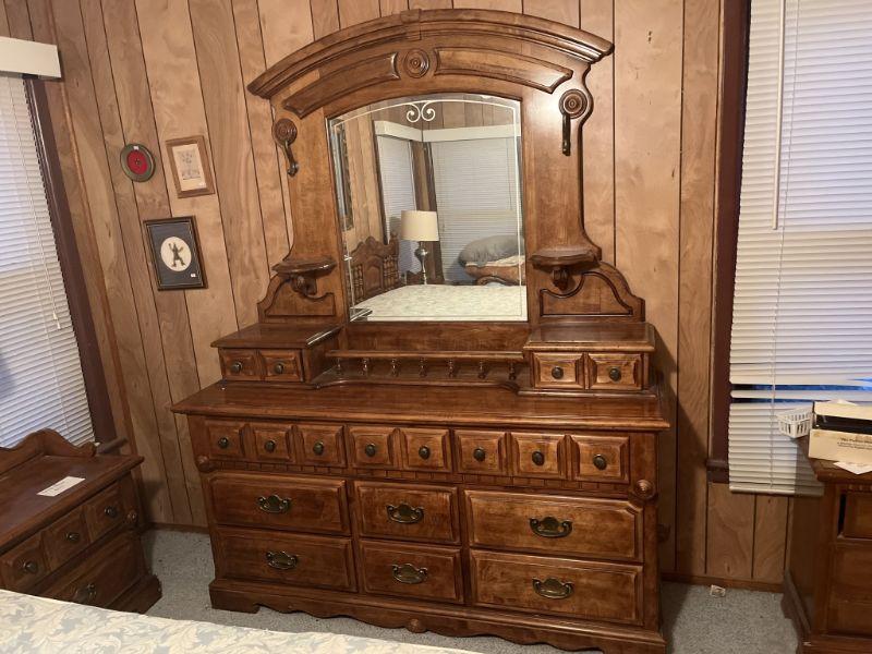 Mockingbird Estate Sale