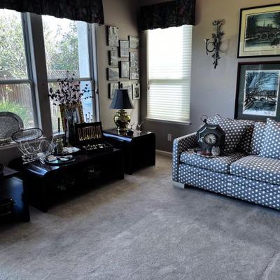 Coffee Table and 2 Side Tables
Various Decor