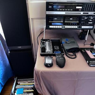 Vintage Fisher Grouping w/speakers
( new out of box)