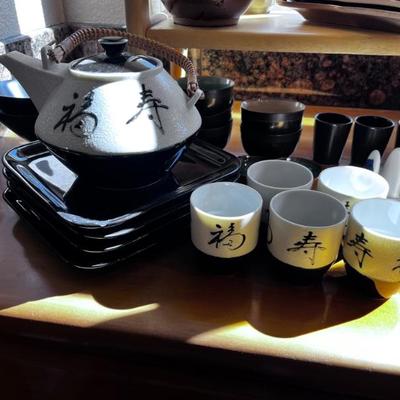 Asian Style Dinnerware
Teapot