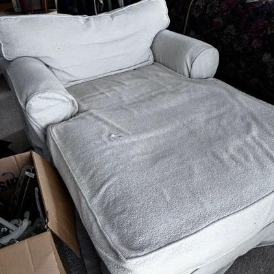 Lounge/daybed
Removable cover for cleaning