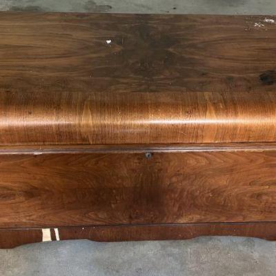 Lane cedar chest