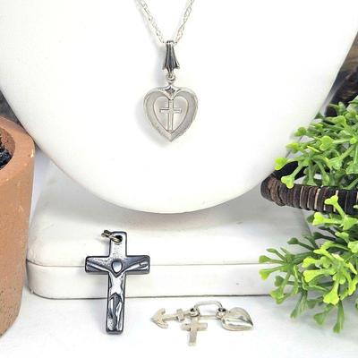  Sterling Silver 19" Chain with Sterling Heart and Cross Pendant (3/4") Total weight 3g - Plus Cross Charms