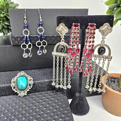  Lot of Antique and Vintage Style Costume Jewelry - Earrings & Brooch