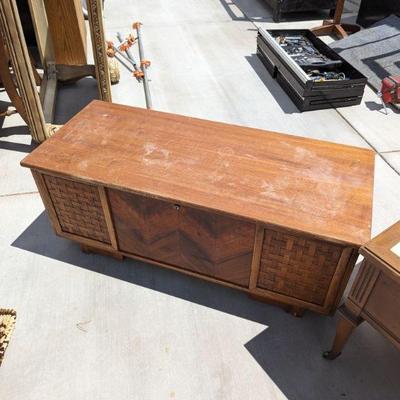 Lane cedar chest