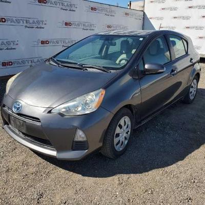 #568 â€¢ 2014 Toyota Prius c
