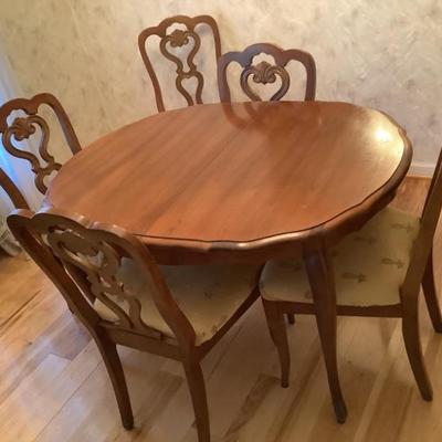 $299 Dining/kitchen table, 3-leaves, table pads, 5 chairs, table-30â€H 48â€L 38â€W, leaves 10â€each, chairs-37â€H 21â€W 16â€ seat...